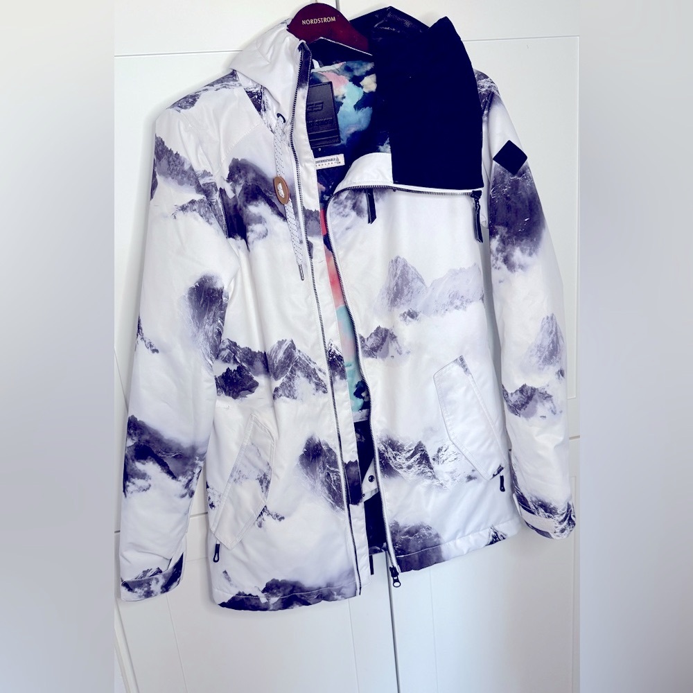Women's GSOU White and Black Ski Jacket, SZ S